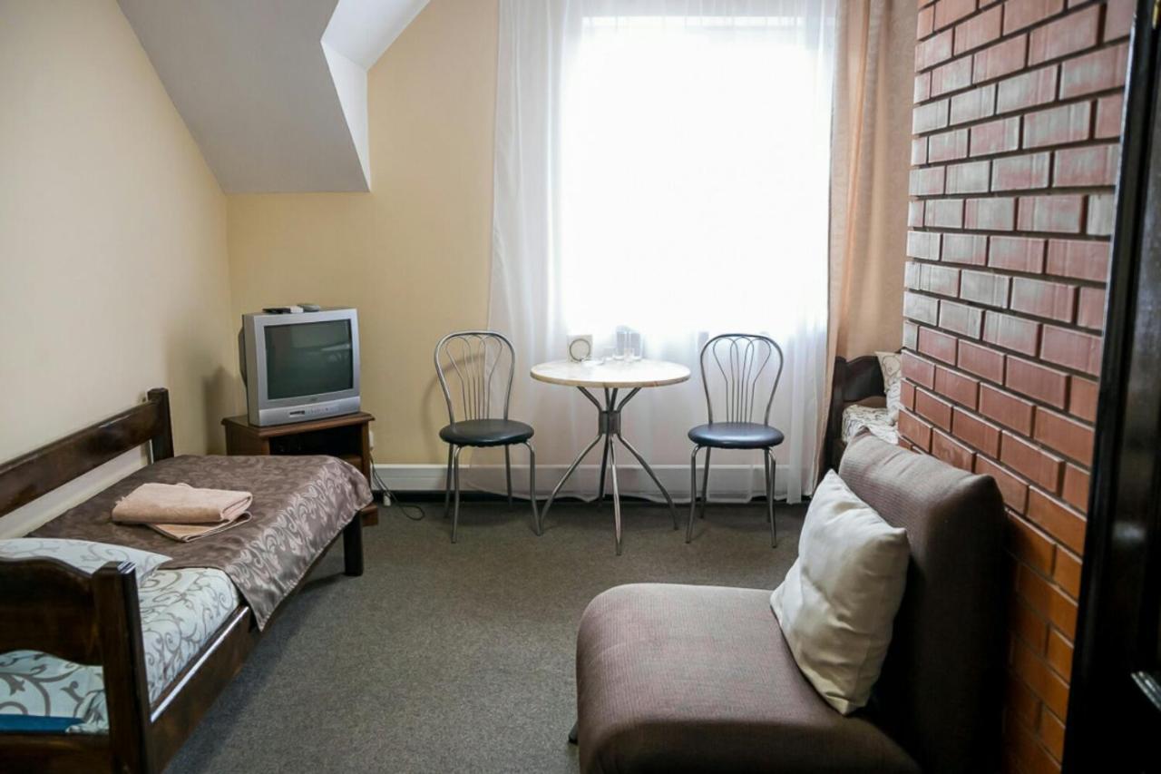 Hotel-Restaurant Complex S Legkim Parom Brovary Εξωτερικό φωτογραφία